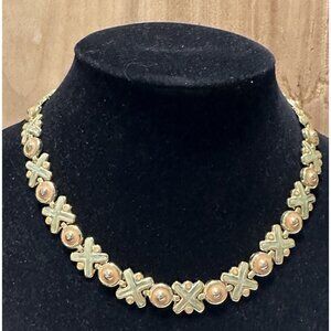 18” gold tone Collar  necklace alternating Enamel X and O shaped links